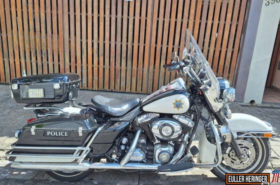 HARLEY-DAVIDSON ROAD KING POLICE 